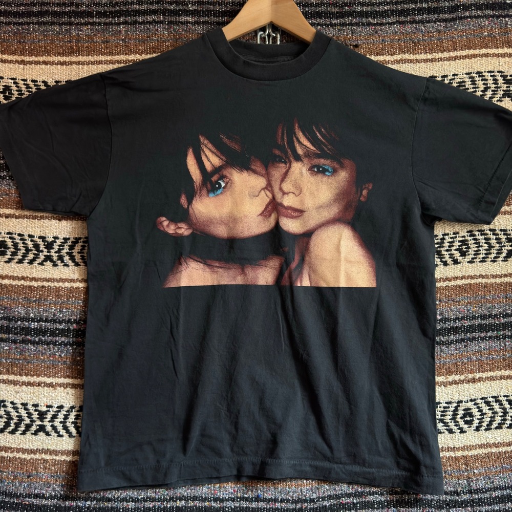 Bjork Isobel Graphic T-Shirt Large Black Reprint Band Tee Logo